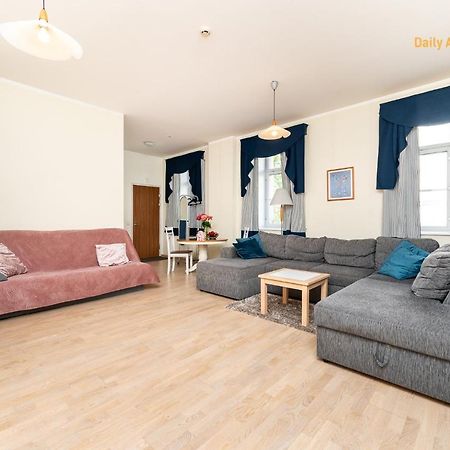 Daily Apartments - Apartment With Bath Tallinn Bagian luar foto