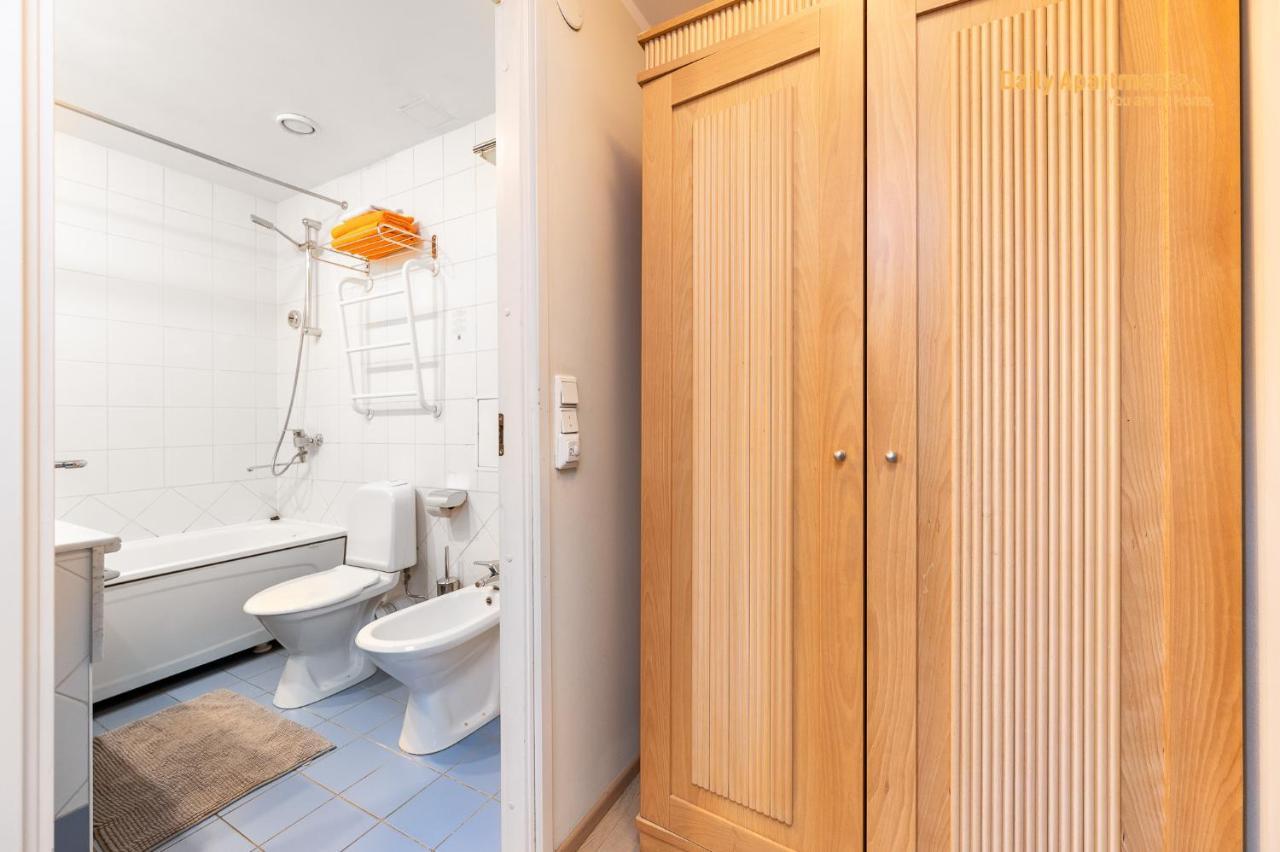 Daily Apartments - Apartment With Bath Tallinn Bagian luar foto