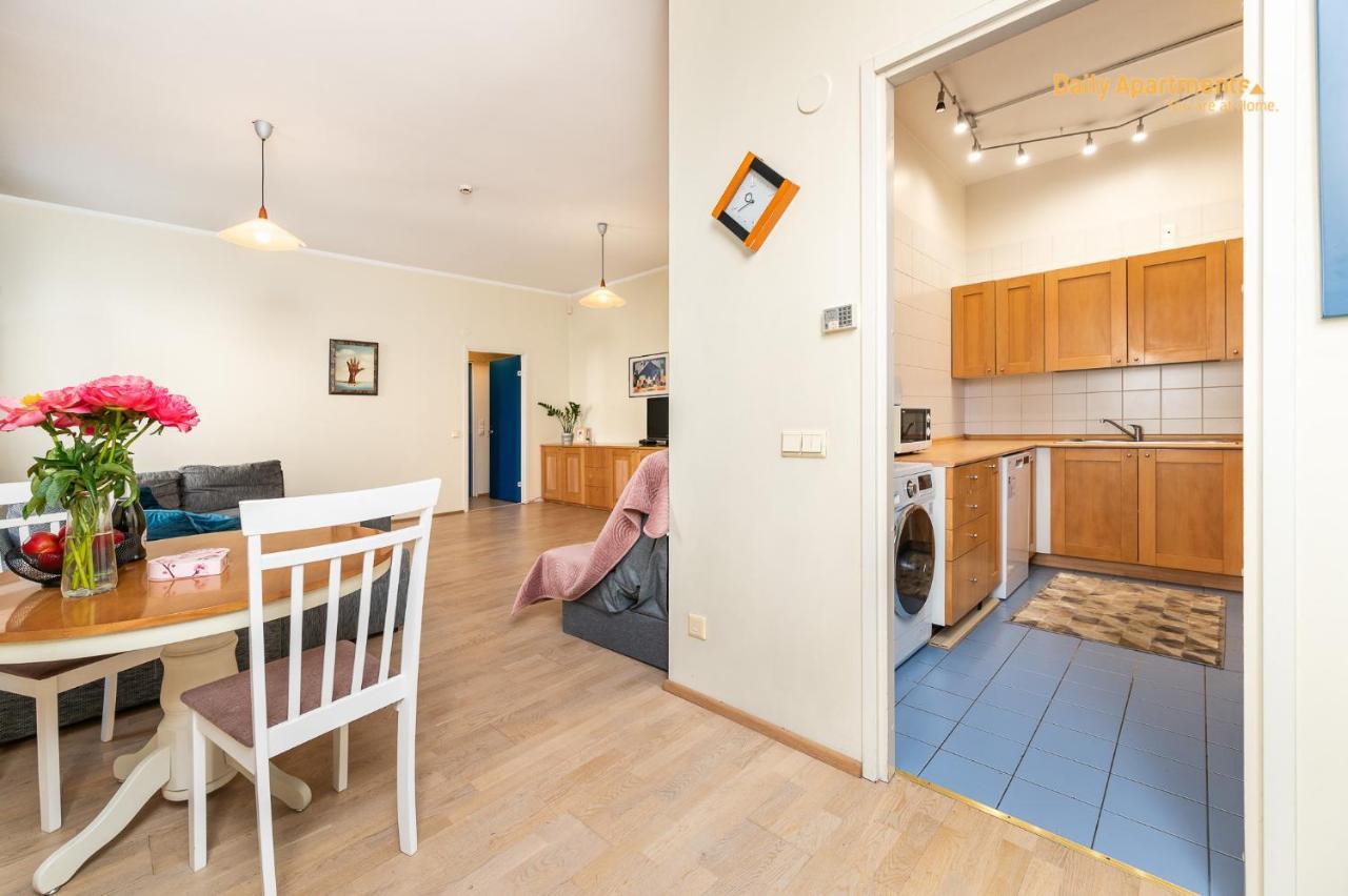 Daily Apartments - Apartment With Bath Tallinn Bagian luar foto